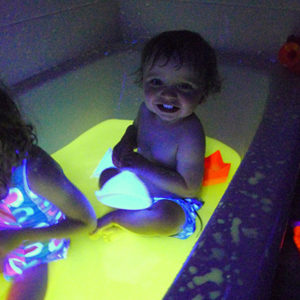 glow in the dark bath water